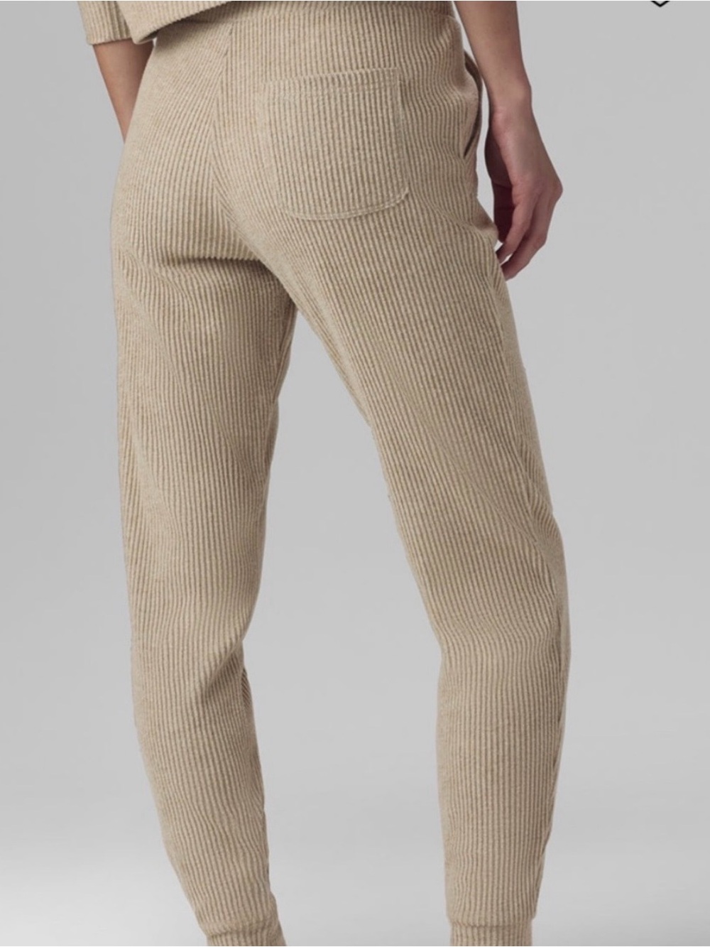 ALO Yoga Muse Ribbed Knit Joggers in Gravel Heather Size Small Inseam 28 inches - Picture 2 of 5